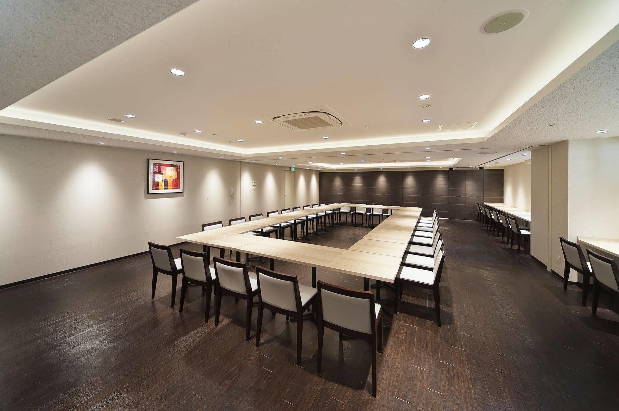 New Central Hotel Tokyo prefektur Exteriör bild